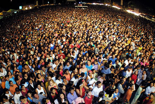 Até voltar a agregar multidões, o 1o de maio percorrerá um largo trecho - Foto: